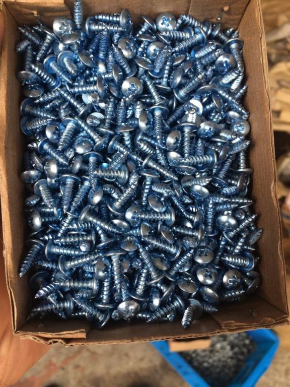 大扁頭自攻螺絲每千個(gè)30元